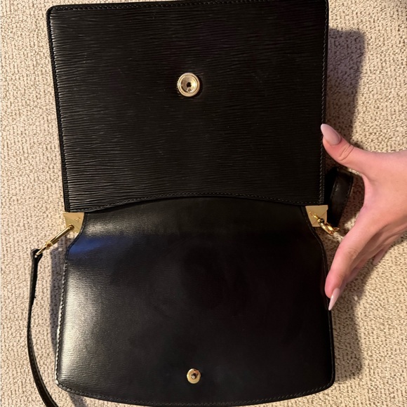 LOUIS VUITTON Epi Grenelle Shoulder Bag Black - Picture 10 of 16